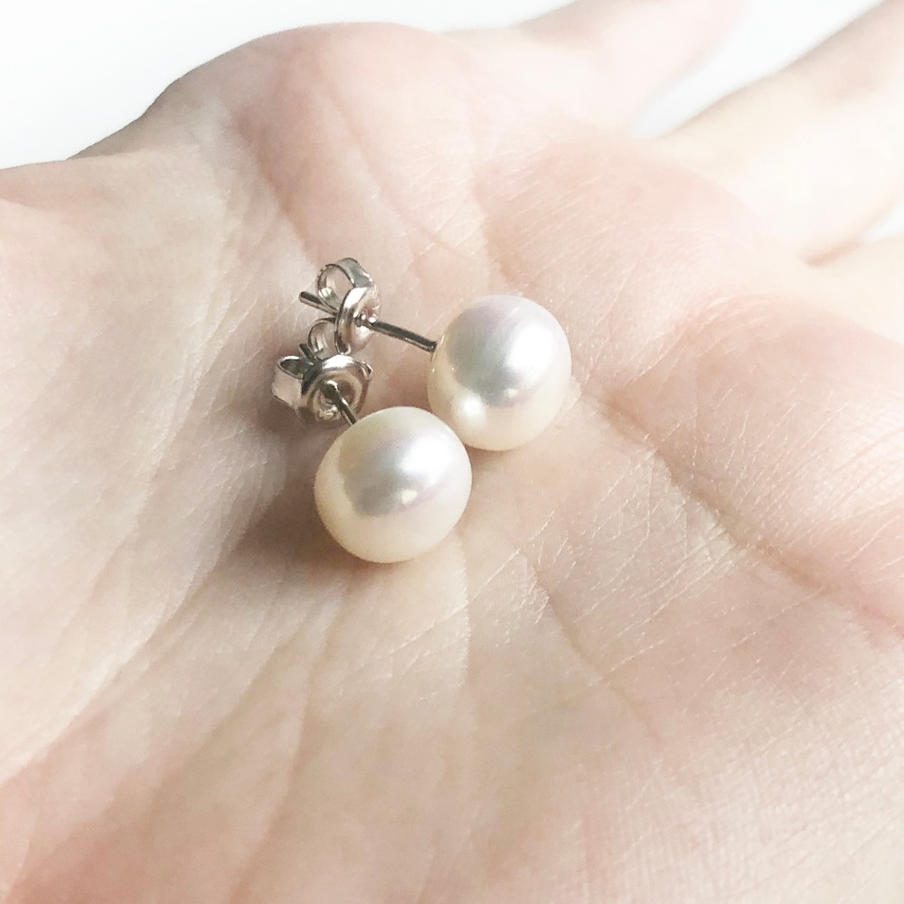 NEW 9mm Natural Freshwater Pearl Studs
